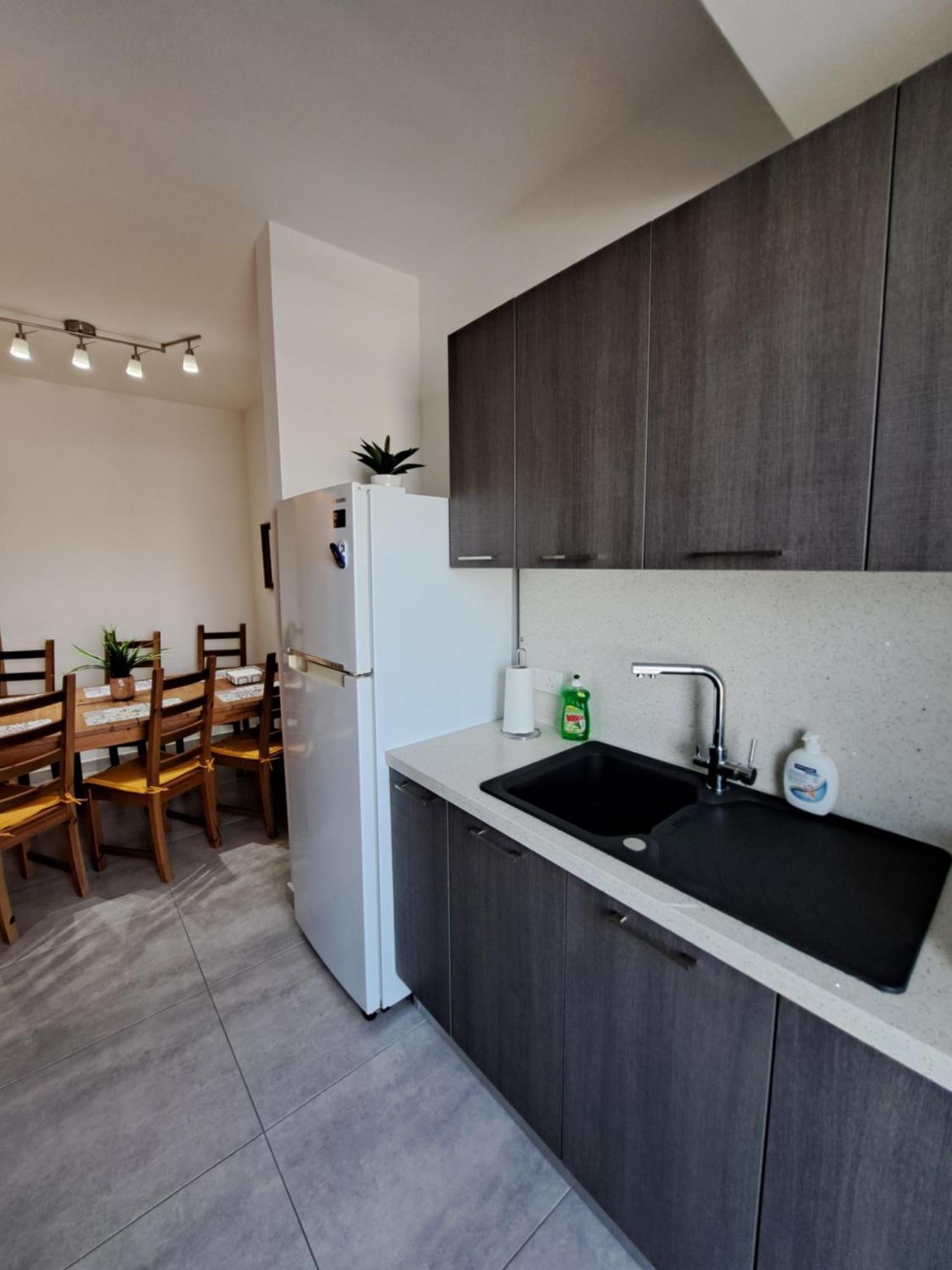 Albert'S Apartment St Lazarus 402 B - First Floor Larnaca Dış mekan fotoğraf