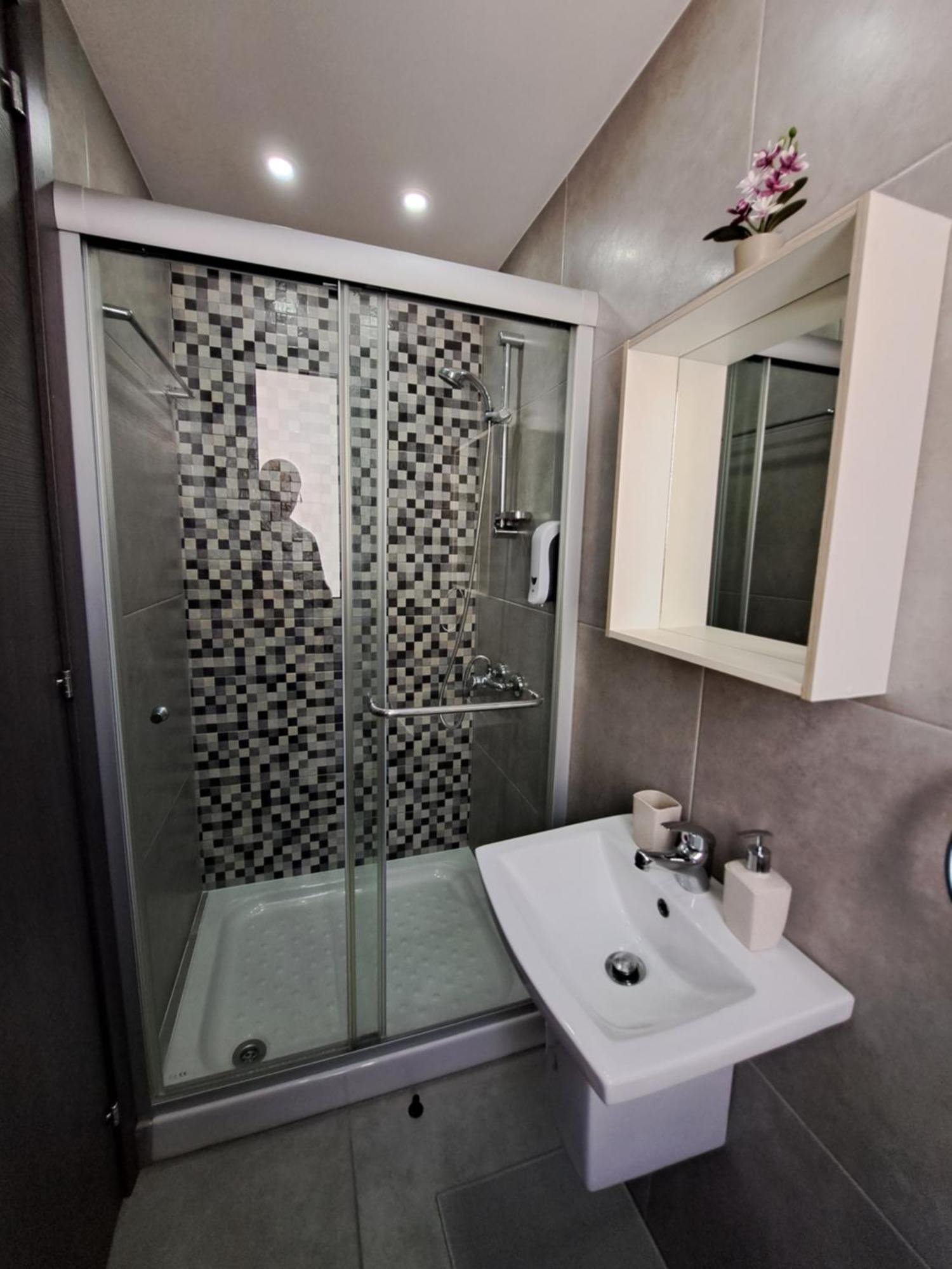 Albert'S Apartment St Lazarus 402 B - First Floor Larnaca Dış mekan fotoğraf