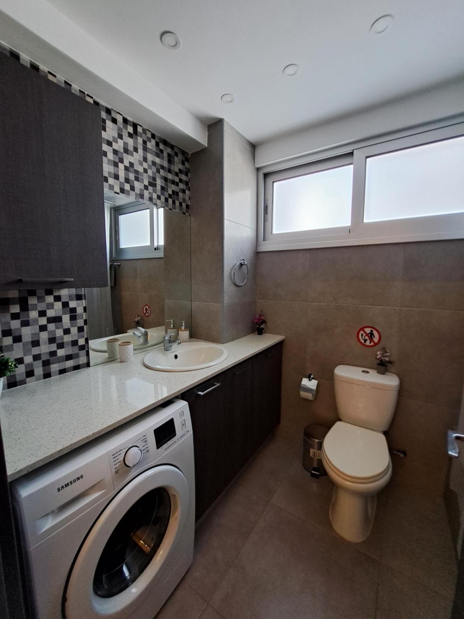 Albert'S Apartment St Lazarus 402 B - First Floor Larnaca Dış mekan fotoğraf